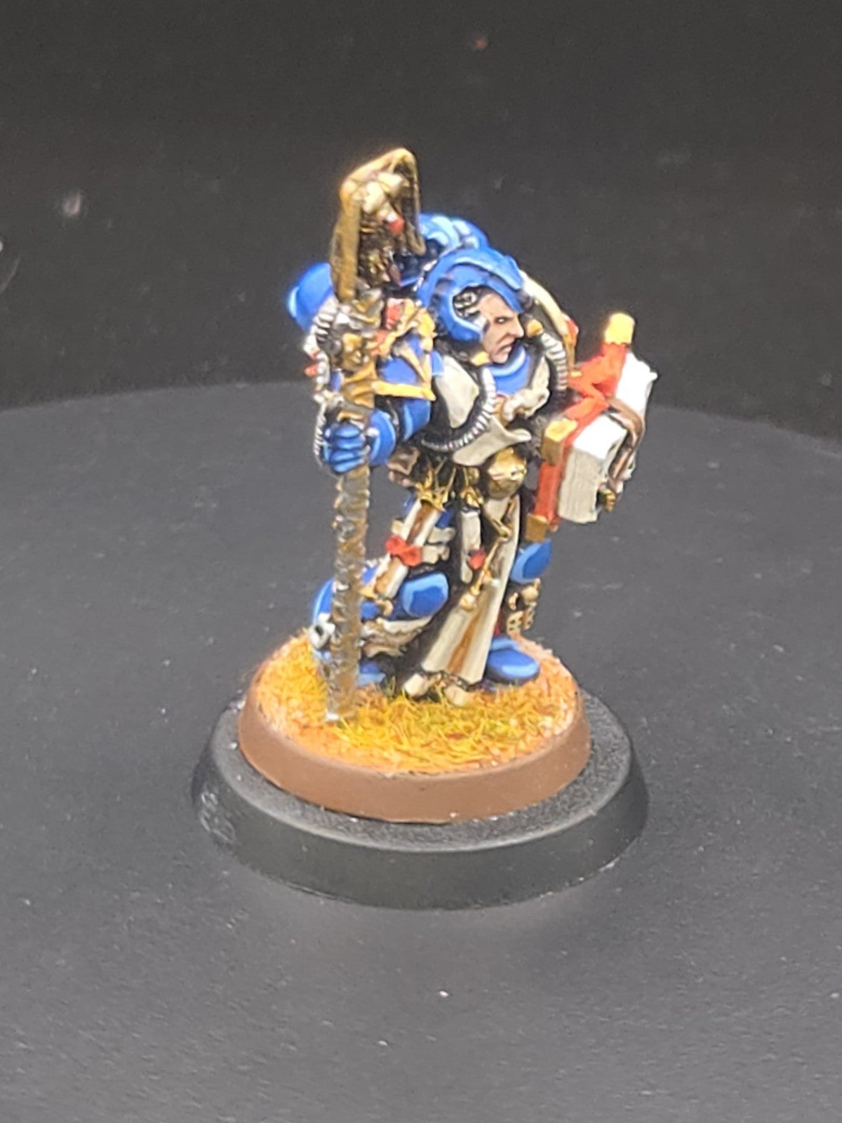 Warhammer 40k Ultramarines Librarian With Staff And Book OOP METAL Table Ready3