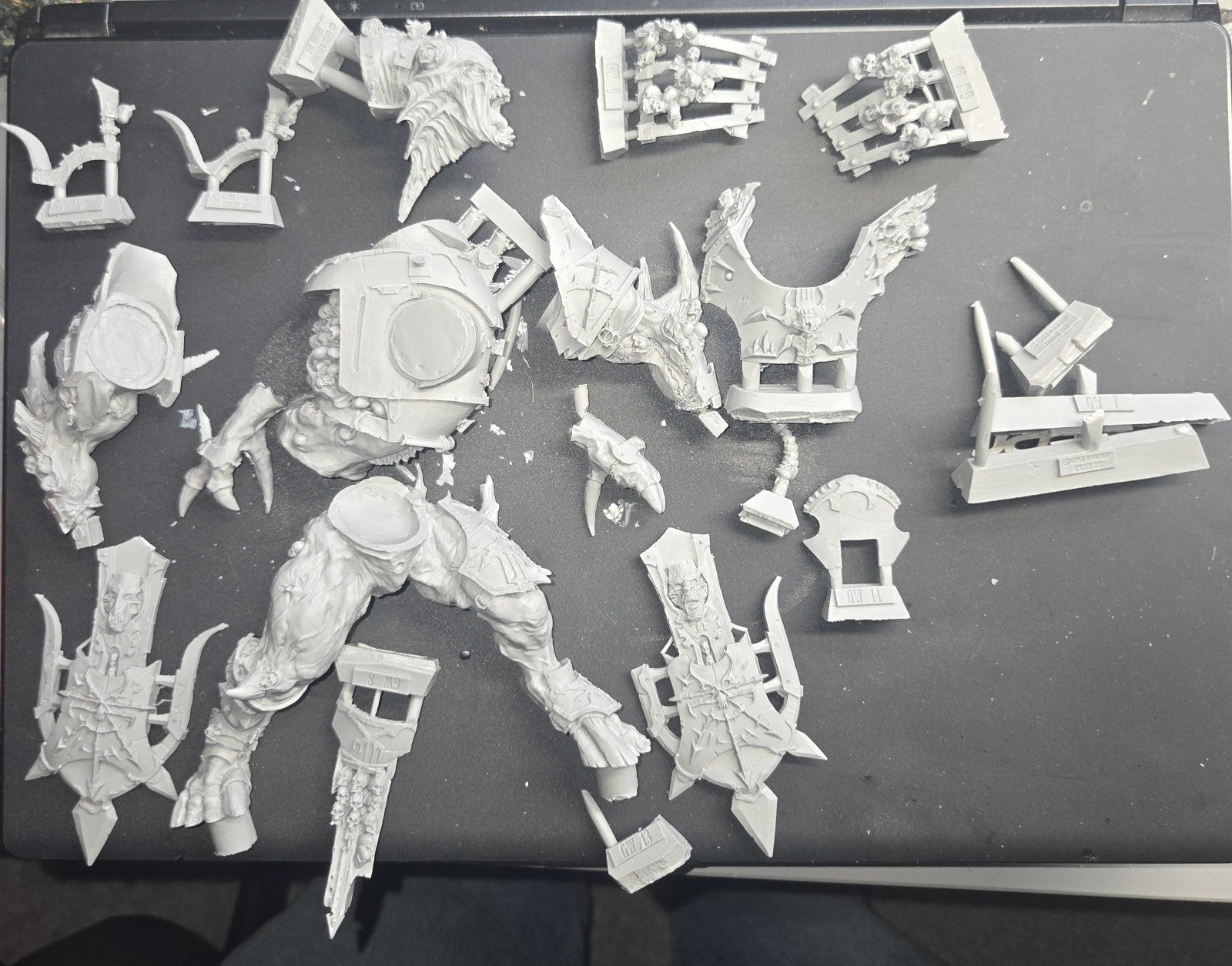 DAEMONS OF KHORNE – SKAARAC THE BLOODBORN, GREAT KHORGORATH Bloodthirster1
