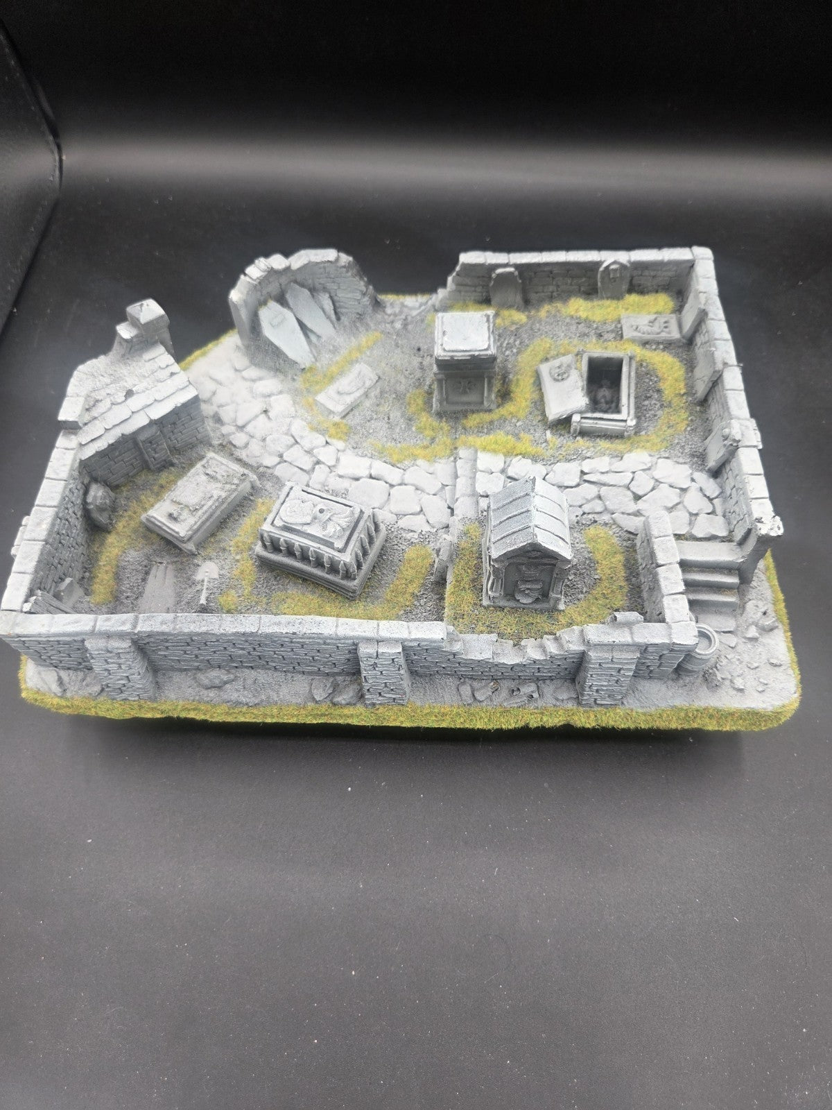 Warhammer Fantasy Terrain Undead Graveyard OOP Foam Games Workshop1