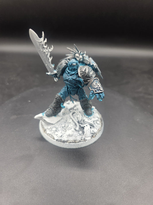 Warhammer 40K Roboute Guilliman Space Marine some paint0