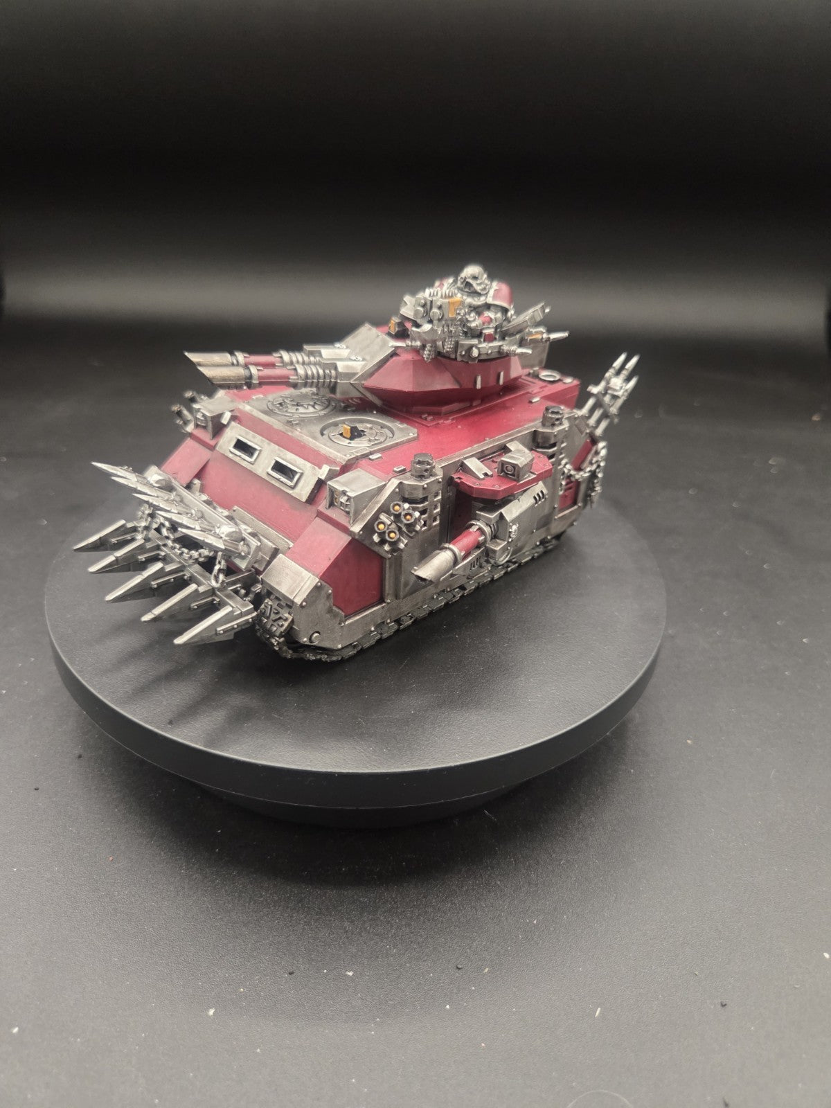 Warhammer 40K painted World Chaos Predator kitbash 1