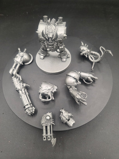 Warhammer 40k Chaos Space Marines Helbrute Dreadnought - Magnetized Arms/Weapons0