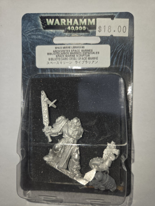 Warhammer 40k Space Marines Librarian (OOP Metal) 48-37 NiB0