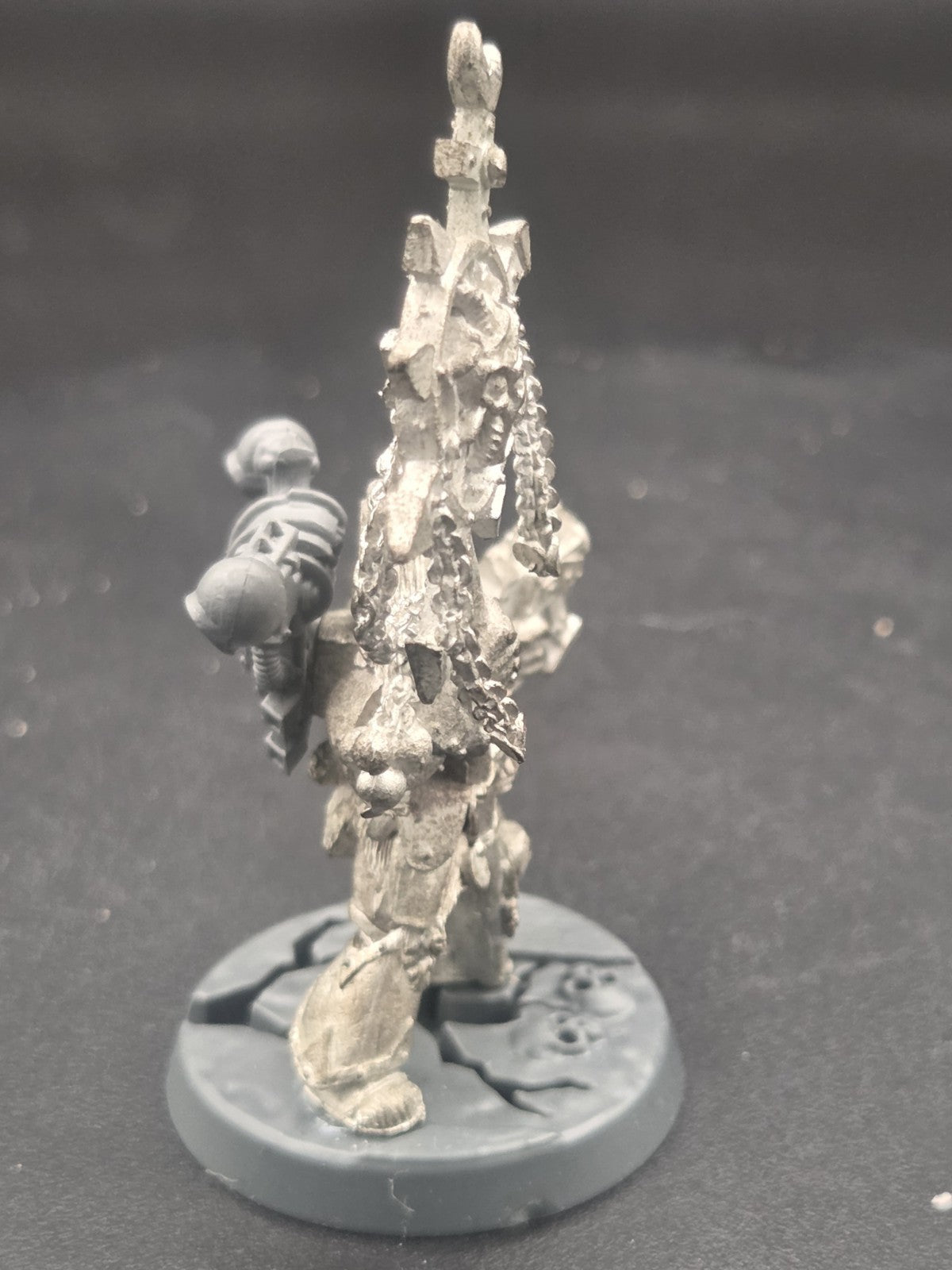 CLASSIC Warhammer 40K Chaos Space Marine Icon Bearer, Metal - OOP Games Workshop3