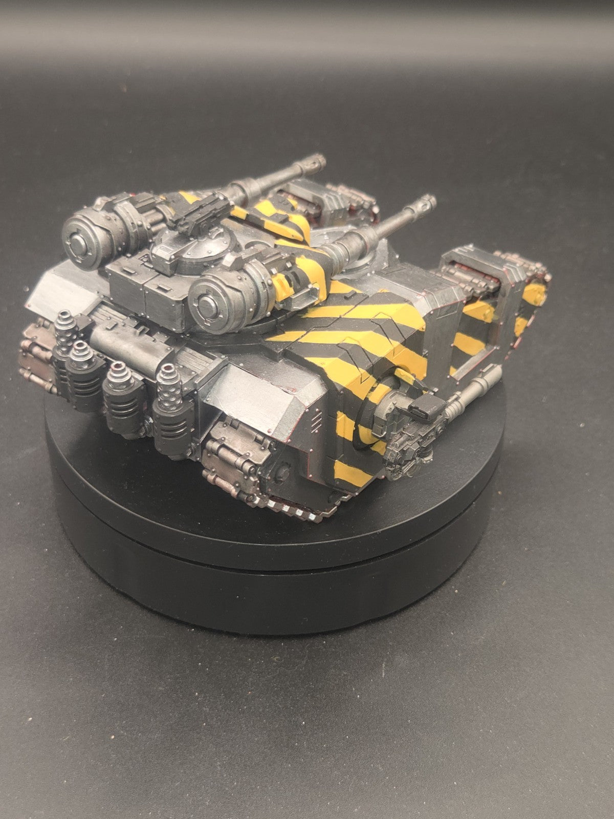 SPACE MARINES Sicarian Battle Tank #1 Well Painted Warhammer 40K Iron Warriors4