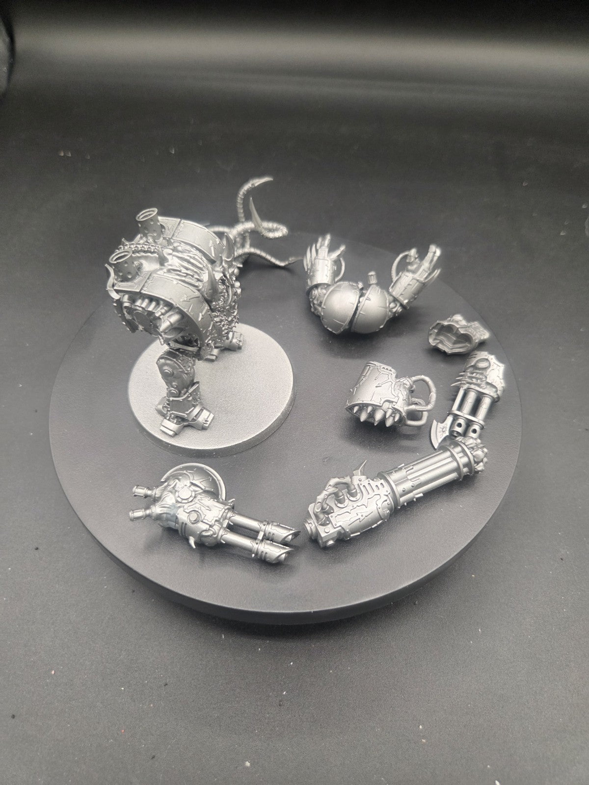 Warhammer 40k Chaos Space Marines Helbrute Dreadnought - Magnetized Arms/Weapons3