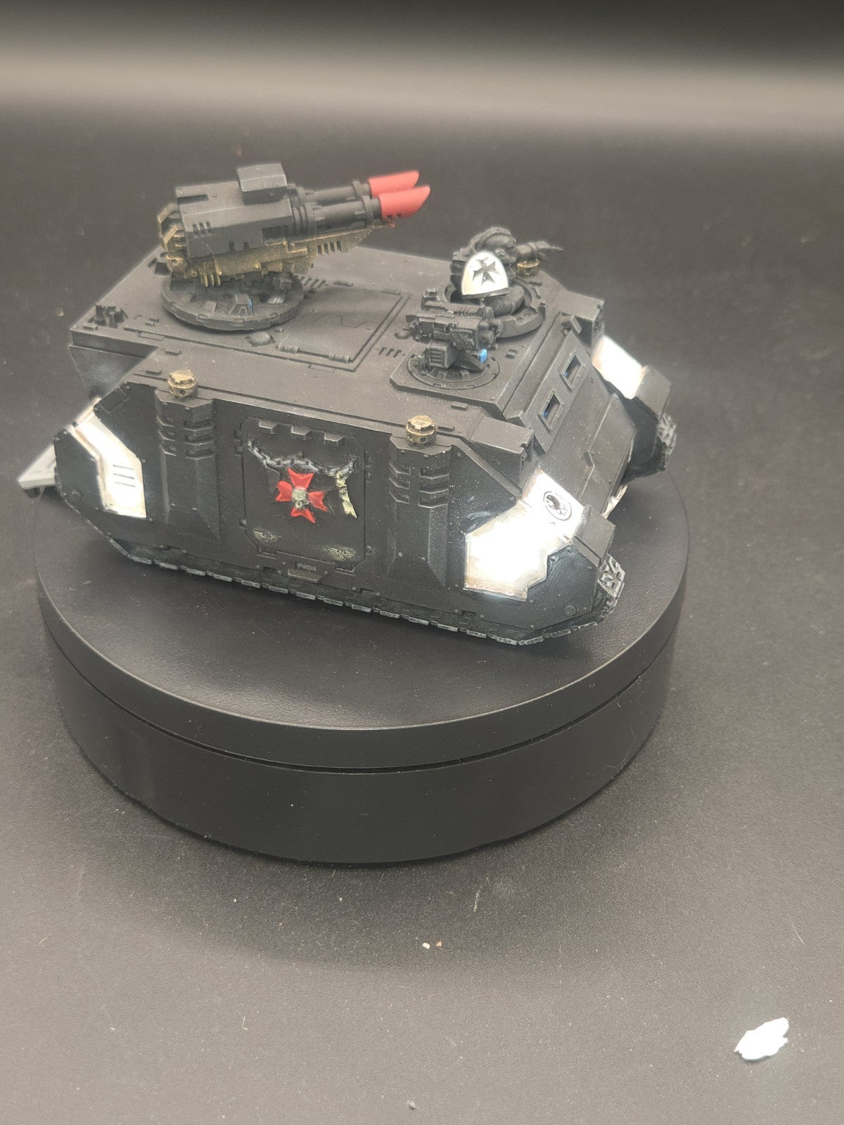 SPACE MARINES Rhino Black Templar's  WELL PAINTED Black templars 40K 74053
