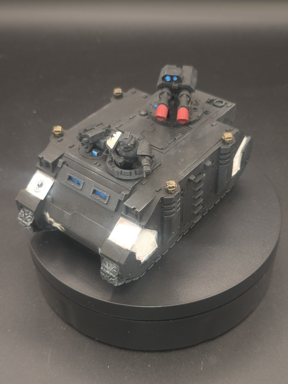 SPACE MARINES Rhino Black Templar's  WELL PAINTED Black templars 40K 74050