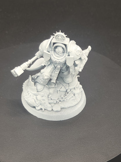 Warhammer 40k - Dark Angels Kitbashed Captain in Terminator Armor 0