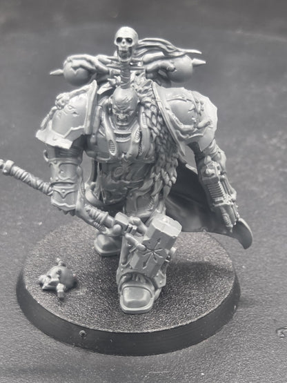 Chaos lord Thunder Hammer Claw Warhammer 40k Blackstone Fortress Obsidius Mallex0