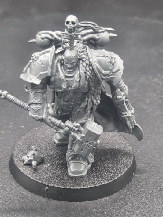 Chaos lord Thunder Hammer Claw Warhammer 40k Blackstone Fortress Obsidius Mallex0