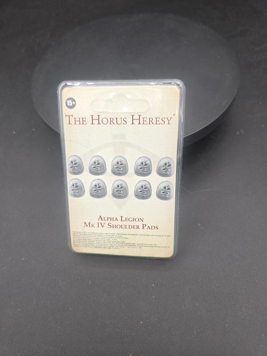 Warhammer Forgeworld The Horus Heresy Alpha Legion MKIV Shoulder Pads NiB Sealed0