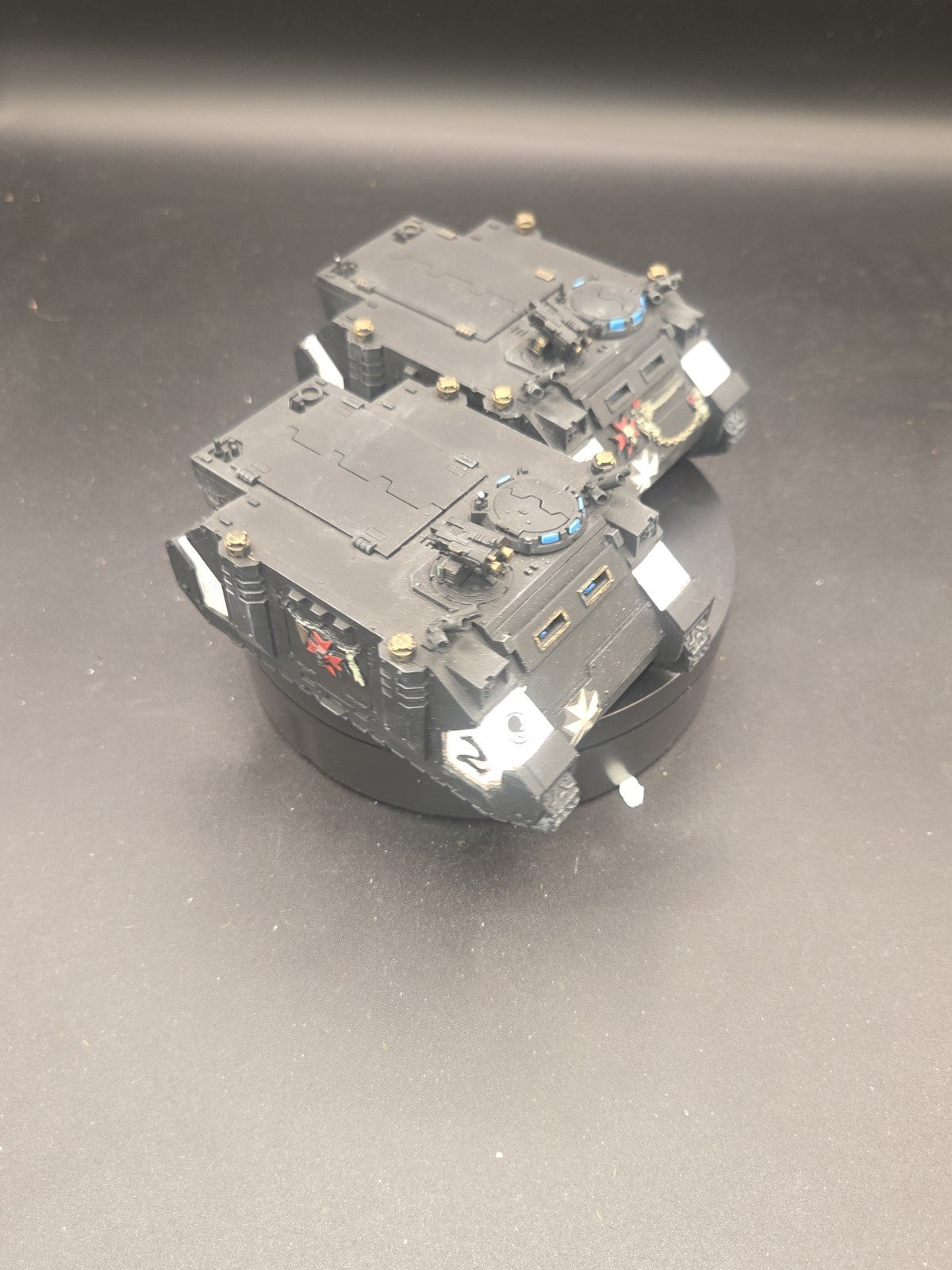 SPACE MARINES Rhino Black Templar's  WELL PAINTED Black templars 40K 74053